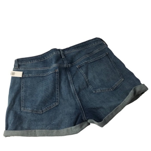 Old Navy High-Waisted O.G. Straight Ripped Jean Shorts Plus Size 18 - Picture 4 of 4